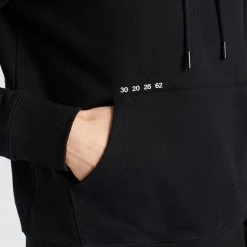 Rabatt ✔️ Khujo RODNEY - LOGO - Kapuzenpullover - Black, Herren 👍 15 Rabatt ✔️ Khujo RODNEY - LOGO - Kapuzenpullover - Black, Herren 👍 -Khujo Verkaufsladen 1390831544ee4219802a27216b780a97