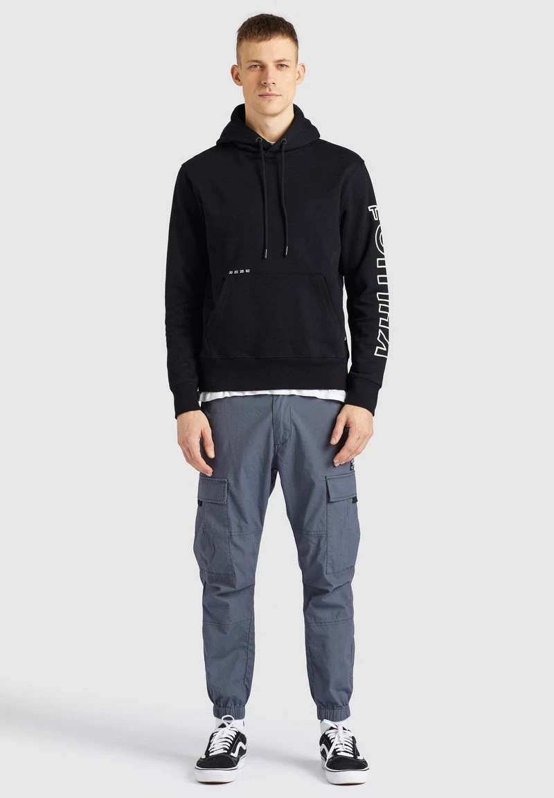 Rabatt ✔️ Khujo RODNEY - LOGO - Kapuzenpullover - Black, Herren 👍 1 Rabatt ✔️ Khujo RODNEY - LOGO - Kapuzenpullover - Black, Herren 👍
