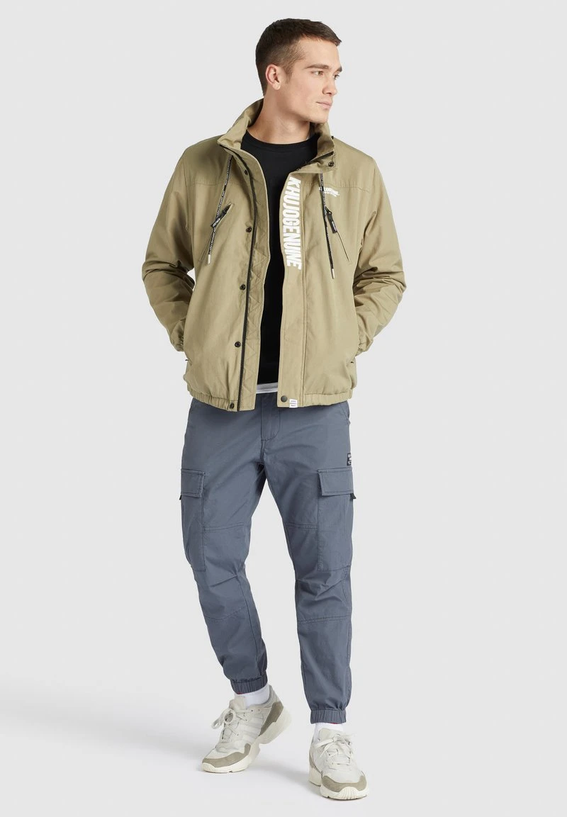 Am billigsten ✔️ Khujo PALE - Leichte Jacke - Beige, Herren 😉 2 Am billigsten ✔️ Khujo PALE - Leichte Jacke - Beige, Herren 😉 – Bild 2