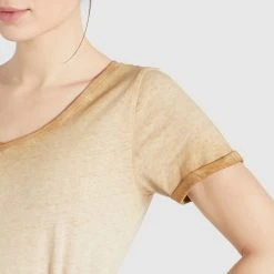 Budget ✔️ Khujo BARU - T-Shirt Basic - Sand, Damen ✨ -Khujo Verkaufsladen b803ec9cc629487d8a472fefaaf8eecd